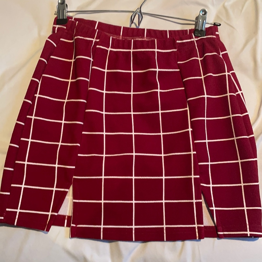 M-slit hem grid skirt
